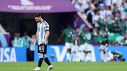 5分間の悲劇…アルゼンチンがまさかの黒星スタート メッシのPK弾で先制も後半に逆転許して無敗記録は36でストップ