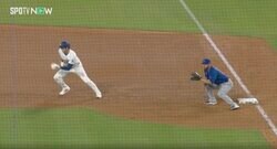 ウソだろ！？ 大谷翔平に「ドン引き」 笑ってたのに… いきなりスタート→余裕の“爆速盗塁”に球場騒然