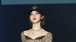 IS:SUE・YUUKI「ウエスト細！」「顔が小さすぎる」“完璧スタイル”と艶やか表情でTGC松山の観客魅了