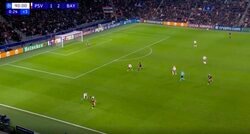 場内騒然！“まさかの5回”にイライラ… 試合中に“挑発的リフティング” 余裕のバイエルンFWに対戦相手サポーターから大ブーイング