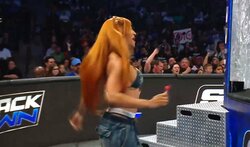 「ワンピースのナミみたい」「めっちゃ可愛い」話題の女子レスラー、美ボディ＆セクシーなリング衣装にファン騒然