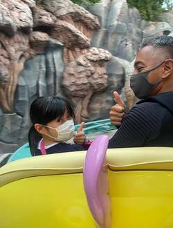  市川團十郎、娘・麗禾ちゃんと訪れたTDSでの様子を公開「すましてましたが、爆笑」 