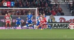 「上手すぎる」「素晴らしい」堂安律が天才的トラップ→“高精度ミドルシュート”炸裂　ボックス手前からゴールを狙いすまして左足一閃 “巻いて”打った瞬間