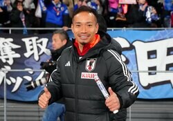 日本代表ロッカールームの舞台裏…長友佑都の“闘魂注入”がエモすぎる！「本当に偉大」「雰囲気と安心感が出る」「感謝やな」ファン感動