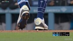 ド軍ベッツ、足元も「42」 偉大な先人への敬意が滲む一幕に中継も注目「ベッツにとっては本当に特別な試合」