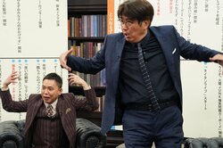 カメラ破壊だけじゃなかった！ 客にボールを打つ、小室哲哉の数千万円のシンセサイザーを狙う… 石橋貴明が大暴れ伝説がヤバすぎる