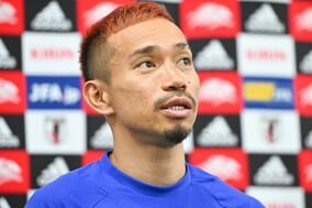 「人前で泣かないようにしてたのかな」長友佑都、感極まり、インタビューを途中で切り上げ１人ピッチに…「流石にもらい泣きする」【W杯】