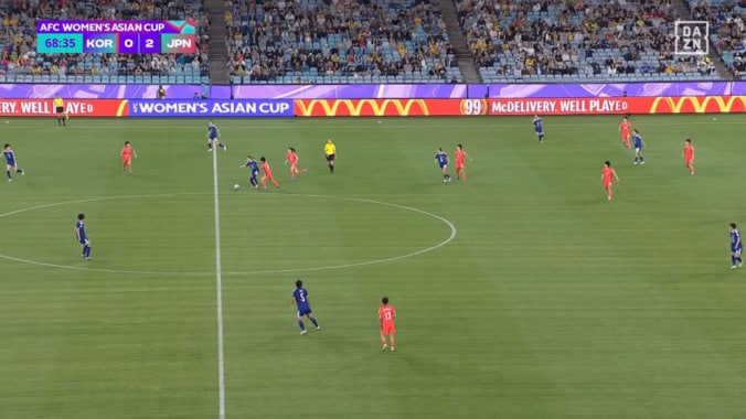 韓国の“4人包囲網”でも平然…長谷川唯の“地味に凄い”キープ＆ボール捌きに感嘆！やはり別格のサッカーセンスだ【女子アジア杯】 5枚目
