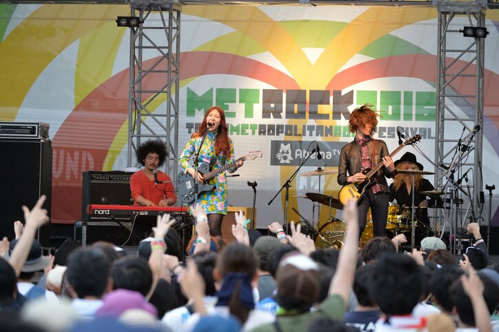 ゲスの極み乙女。、サカナ、THE BAWDIESらにオーディエンス歓喜 ライブ写真とセットリストを公開【メトロック2016 東京開催day1】