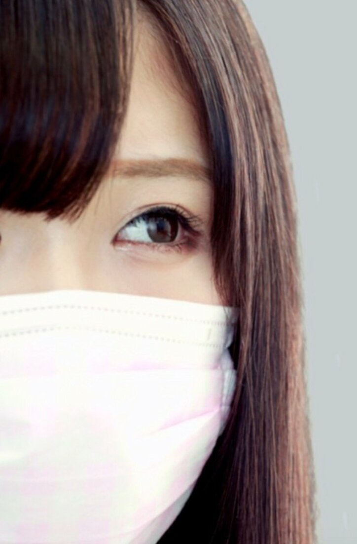 ざわちん、「白石麻衣のものまねメイク」を乃木坂メンバー4人に施す