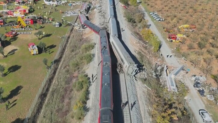 “名簿に日本人”スペイン高速列車衝突事故 管制官が「誤った指示」