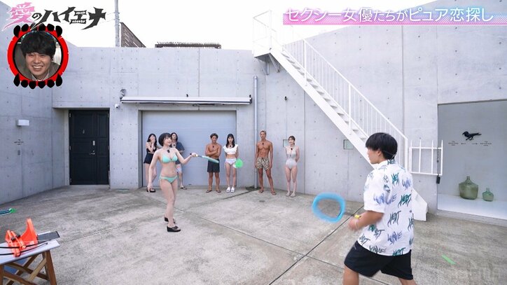 波瑠似セクシー女優、水着姿でバドミントン 「一生一緒にいれる人とだけ恋愛したい」恋愛観明かす