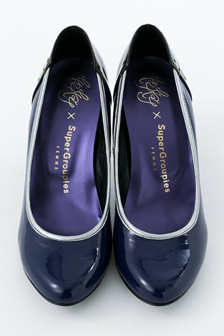 アニメ『K RETURN OF KINGS』伏見猿比古と八田美咲イメージのコラボアイテムが登場！　冬パンプスが普段使いにぴったり