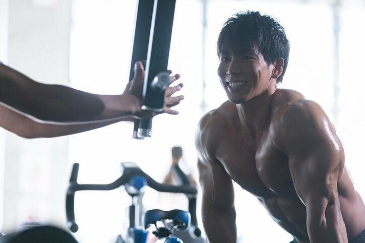 TikTokerのゆーりが佐野玲於にダンス指導!人気インフルエンサーが『会社は学校じゃねぇんだよ 新世代逆襲編』に多数起用