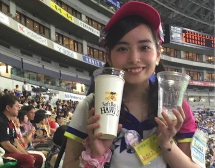 【写真・画像】可愛すぎる売り子からキャバ嬢になった“PayPayドームのベッキー”、　1枚目