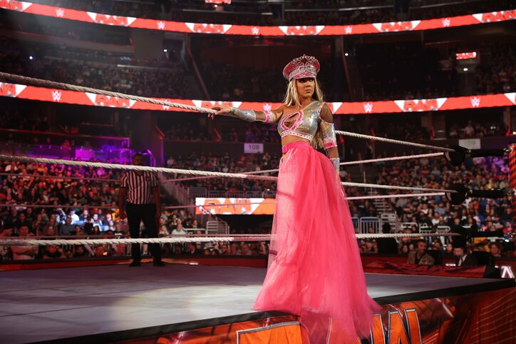 【画像】「可愛すぎる」デカワンコ3匹と“新入り”を加えた家族写真