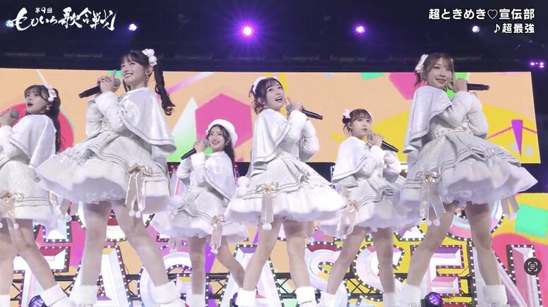 「全員美脚」「めっちゃかわいいな」大晦日に降り立った真っ白衣装の“超最強”アイドルに絶賛の声続々「顔面が強すぎる」「これは最強や」