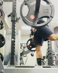 鈴木竜士、驚嘆の片足トレーニング動画公開　筋肉隆々のふくらはぎに「太くて悩んでます笑」