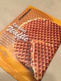 雛形あきこ「台風頭痛」に悩まされる スタバのおやつで「自分を甘やかします」