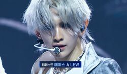 「あの子誰？」「顔面強すぎてびっくり」プラチナブロンドヘアのアイドル、圧倒的ビジュアルに視聴者騒然