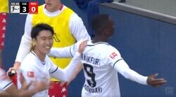 「まさか、笑ってる…！？」 鎌田大地、今季8点目に続きアシストもマーク 得点王候補の仏代表FWのゴールに大喜びする姿が話題に