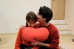 浅香航大＆トリンドル玲奈の“突然のキス”ショットに反響「ビックリ＆ドキドキしたー！」「すごくキュン」