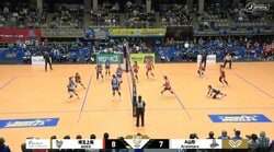 女子バレーでミラクルショット！ 強烈クロス→リベロのレシーブがそのまま…“超反応”プレーにアリーナ騒然