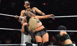 “最恐”女子レスラー、拷問技に騒然 さすがの“悪女”も苦悶の表情