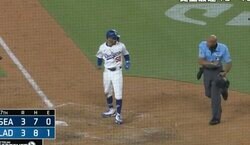 球場騒然… ベッツが「キレてる！？」 審判の態度にカチン… 判定に不満爆発「珍しいな…」