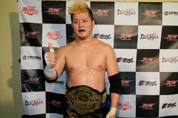 橋本大地、初戴冠！父・橋本真也が得意としていた垂直落下式DDTでフィニッシュ