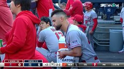 めった打ちされた同僚を見る大谷翔平の視線が優しい 「サンディ放心状態からの心配気味の翔平さん」「チラ見の視線優しくて泣ける」