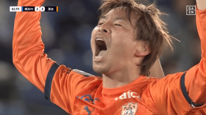 乾貴士が伝説ゴラッソを再現！？「W杯ベルギー戦だ」「魔法をかけた」「スーパーな一撃」絶品ドリブルシュートでファン魅了 2枚目