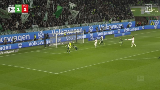 「体幹やばすぎ」20歳塩貝健人がブンデスリーガ初得点！爆速スプリント→GK翻弄ダイレクト弾「これぞストライカーだ」「3月に代表呼ぼう」 5枚目