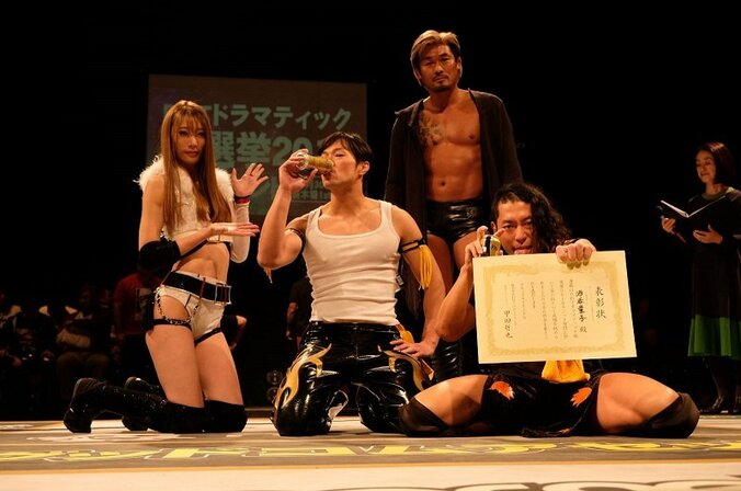 「ああいうヤツが一番腹立つ」「賞金100万円を試合に賭けろ」“カリスマ”佐々木大輔、DDT総選挙1位・高梨を張り手！早くも因縁勃発 2枚目