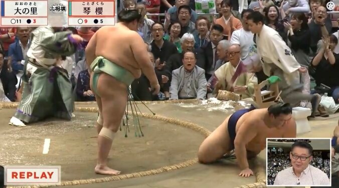 呼出が運び込む懸賞の“塊”（奥）