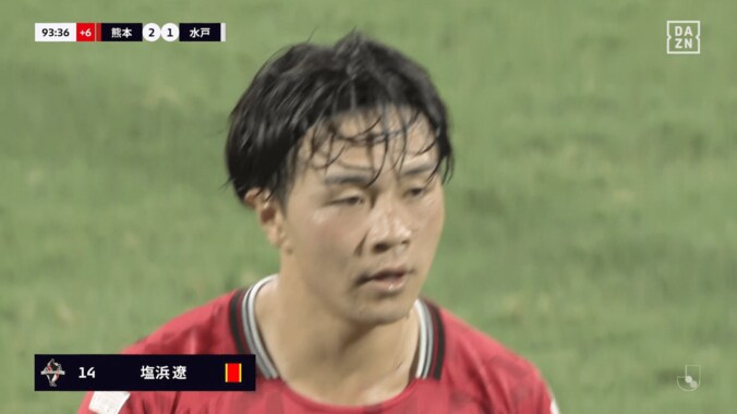 J2の“遅延行為レッドカード”が物議！「余計なプレー」「あの速度でキャンセルは無理」熊本FWの“46秒退場”でSNS論争 3枚目