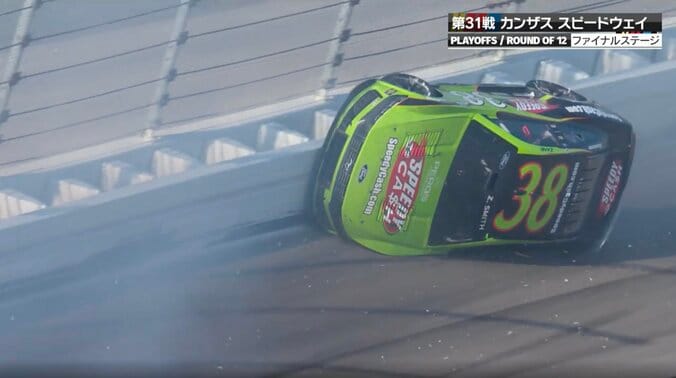 「あんなに横になっているのは見たことない」米レースで“壁走り”の衝撃事故 「壁を走るなんてクレイジーだ」ドライバー自身も驚愕 2枚目