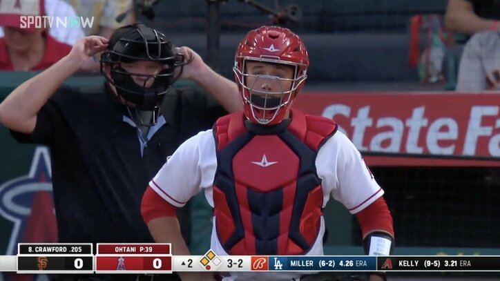 一時はどうなることかと…大谷翔平の相棒サイスが連携ミスでまさかの牽制悪送球　ファンため息「余計なことを…」「切り替えて抑えるしかねー」