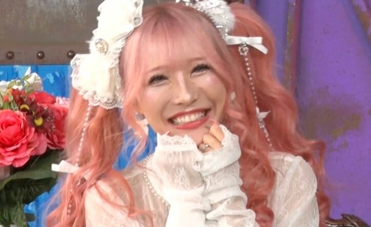 【写真・画像】姫ギャル小学生の美人ママのウエディングドレス姿に衝撃「かつみさゆりさんじゃん！」「こち亀の金持ちのキャラみたい」　1枚目