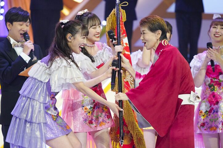 百田夏菜子と鈴木愛理ら“同級生ステージ”に絶賛の声！ももクロが大晦日に50組超の豪華アーティストらと歌の祭典『第6回 ももいろ歌合戦』