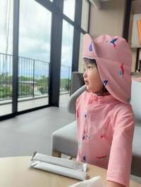 アレクサンダー『水着に着替えると上機嫌だな❤️』