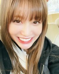 「守りたいこの笑顔」「これは反則」生見愛瑠、ニコニコ笑顔のどアップショットを披露し、ファン歓喜！