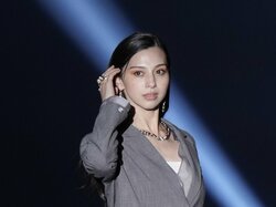 「一体何頭身？」中条あやみ、圧倒的なオーラ＆抜群スタイルに驚きの声「レベチやね」「顔小さすぎる」