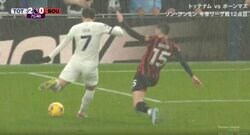 一瞬で消えた！「天才かよ」「速すぎるだろ…」 アジアNo.1ストライカーがスーパーゴールを叩き込む瞬間　相手DFの隙を逃さない→角度ない位置から弾丸ショット