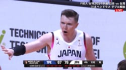 「なんでや！」日本代表が“疑惑のジャッジ”に困惑…「もはやお笑い」「引くに引けない審判」解説・ファンが騒然「アンスポ」がトレンド入り【バスケＷ杯予選】