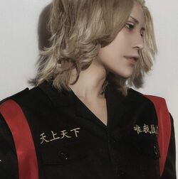 人気コスプレイヤー・ウィルの「東京リベンジャーズ」マイキーコスに絶賛の声「イケメン過ぎる」「絵画のような美しさ」