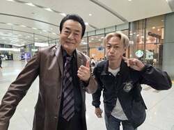 「みんな忙しく！頑張っているんだなあ」高橋英樹、偶然遭遇したお見送り芸人しんいちとの2ショットを披露