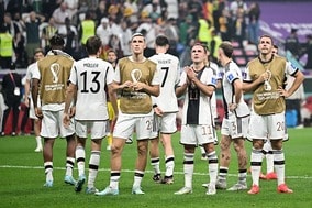 魅力的な“ポゼッションサッカー”はクラブでやるべき　代表チームでボールを保持するリスク。日本が目指す先は？