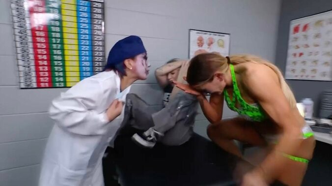 代名詞の“毒霧”をお見舞い