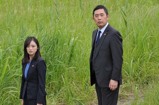 安達祐実演じる萌奈佳の“出生の秘密”が明らかに！『警視庁・捜査一課長』最終回 2枚目